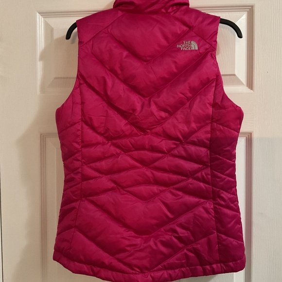 The North Face Quilted, Full-zip, Down Puffer Vest, Small - Picture 4 of 7
